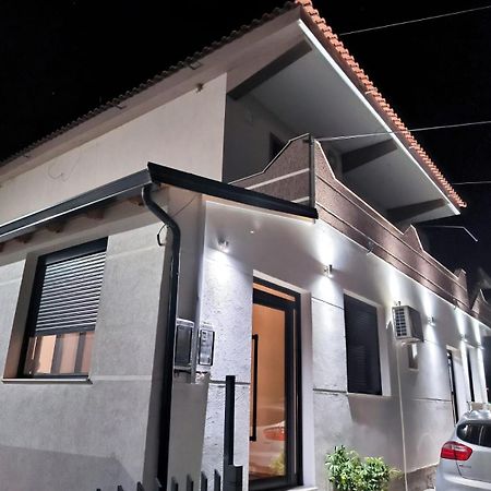 בראט Guesthouse Aurel מראה חיצוני תמונה