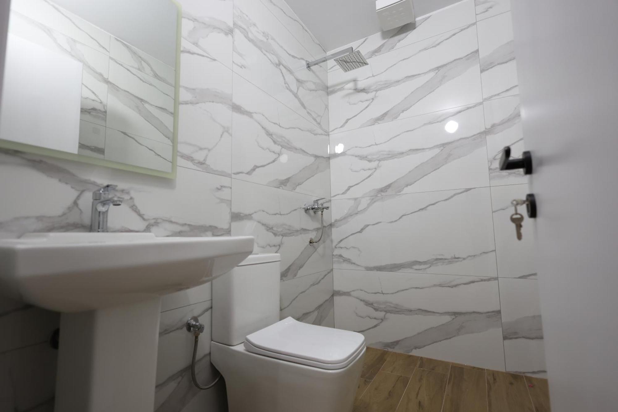 בראט Guesthouse Aurel מראה חיצוני תמונה