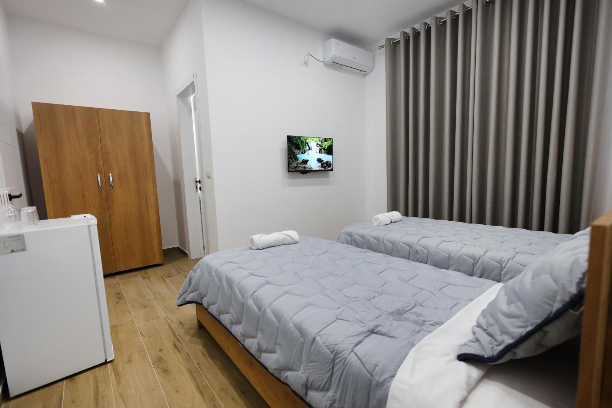 בראט Guesthouse Aurel מראה חיצוני תמונה