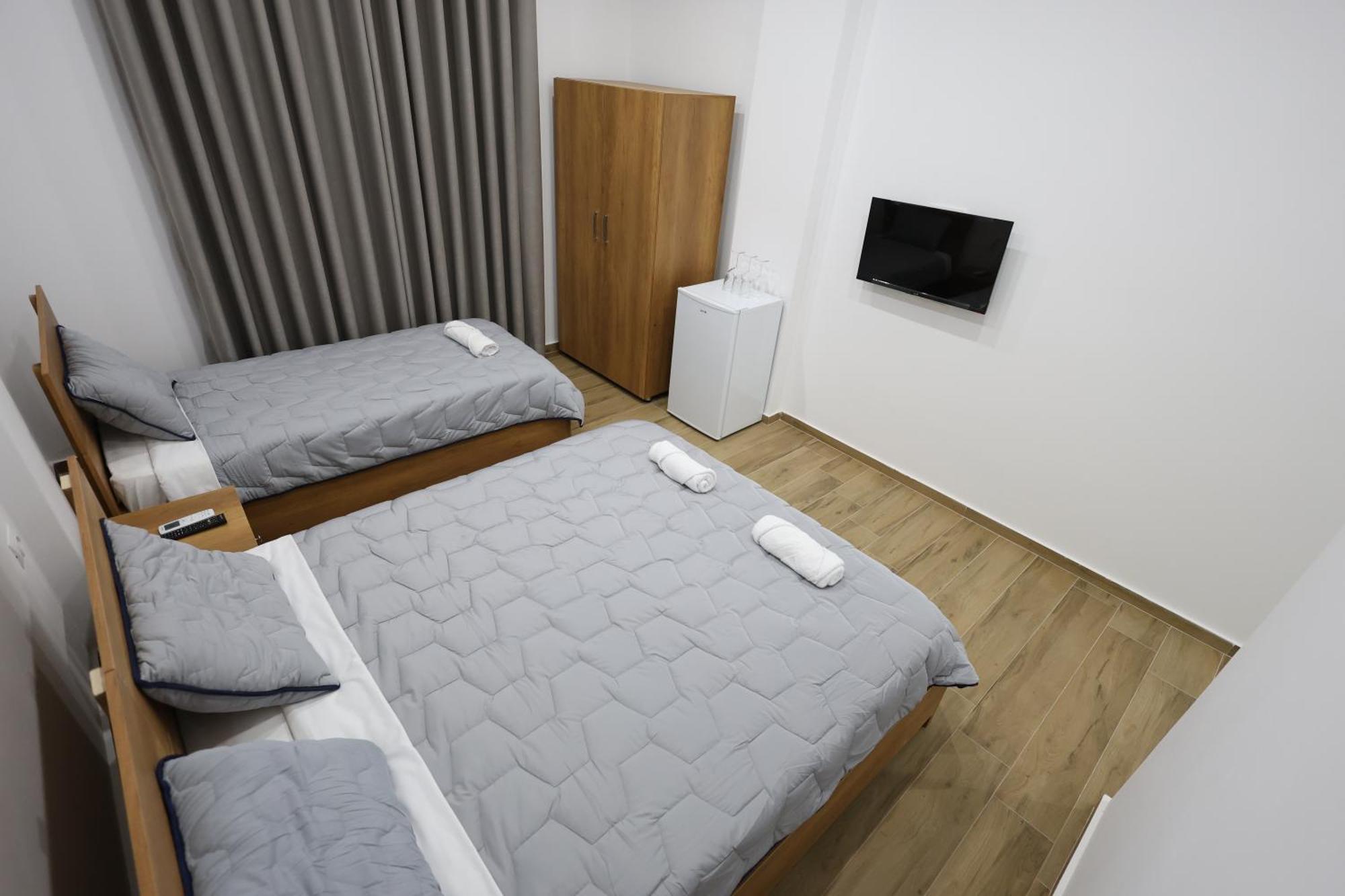 בראט Guesthouse Aurel מראה חיצוני תמונה