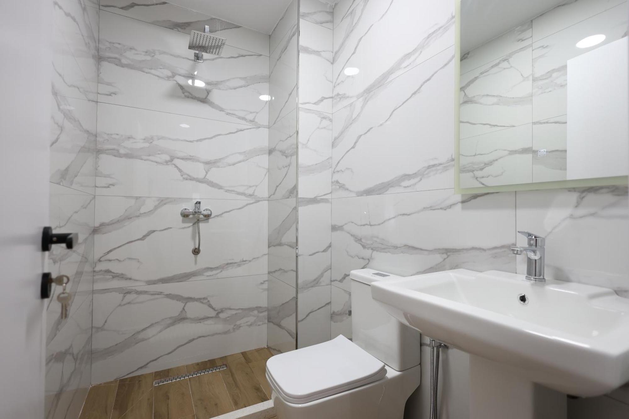בראט Guesthouse Aurel מראה חיצוני תמונה