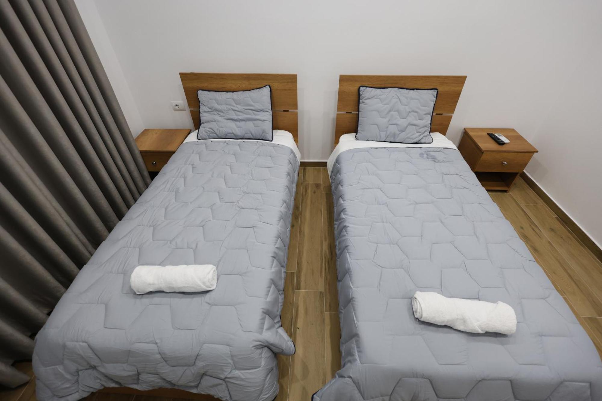 בראט Guesthouse Aurel מראה חיצוני תמונה