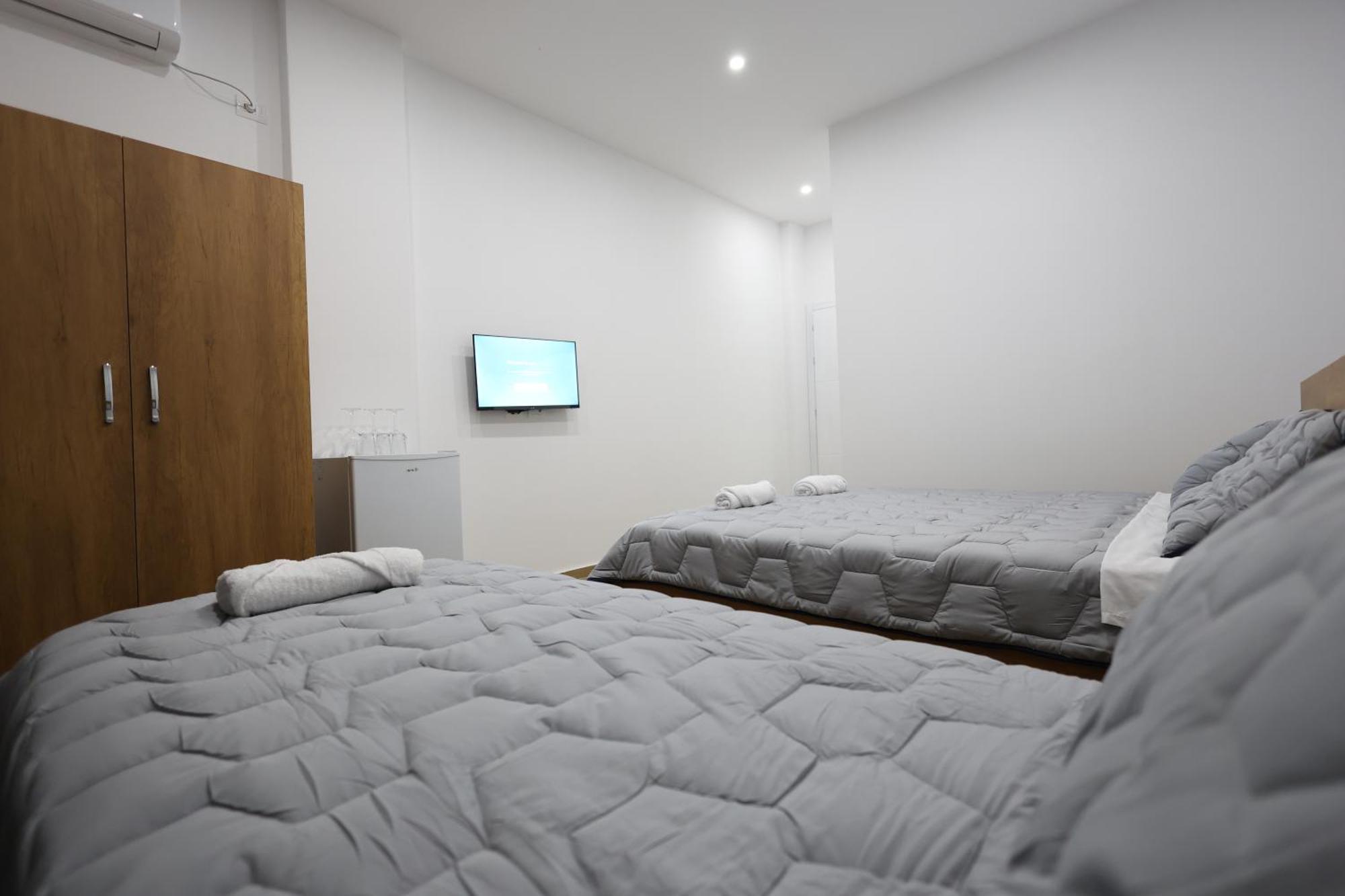 בראט Guesthouse Aurel מראה חיצוני תמונה