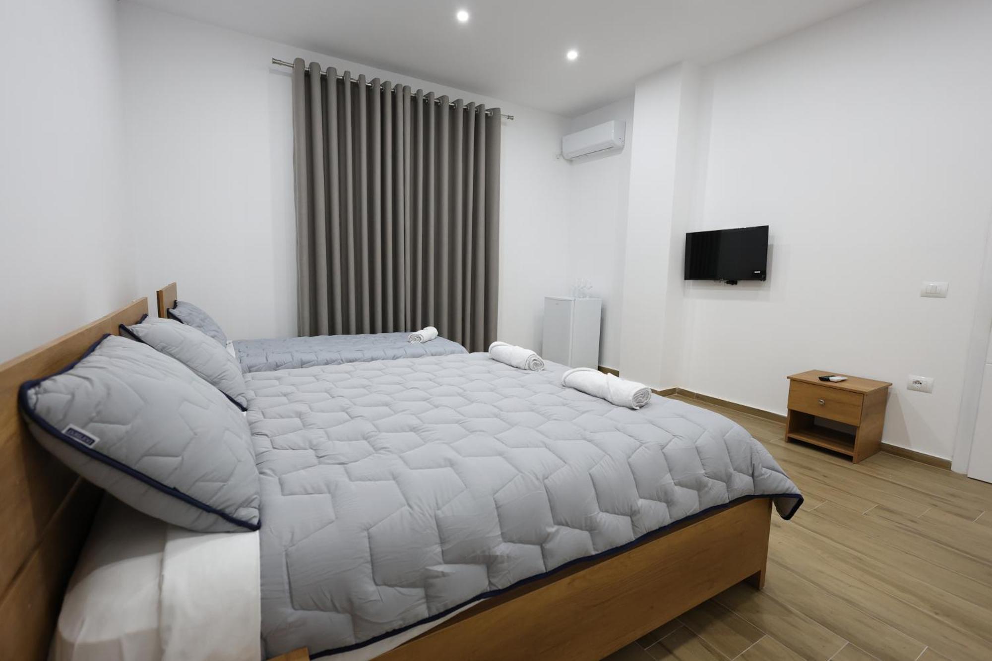 בראט Guesthouse Aurel מראה חיצוני תמונה