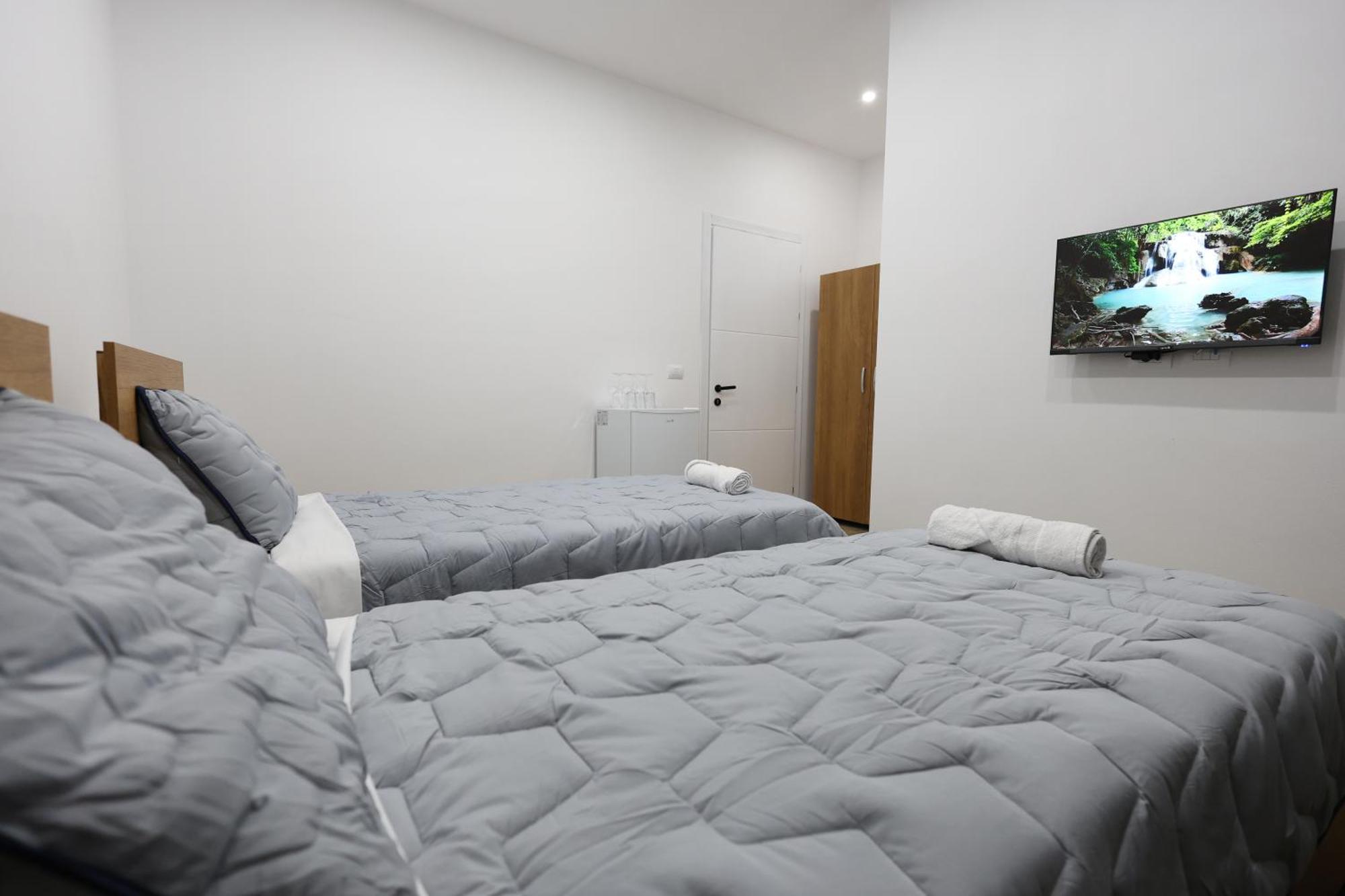 בראט Guesthouse Aurel מראה חיצוני תמונה