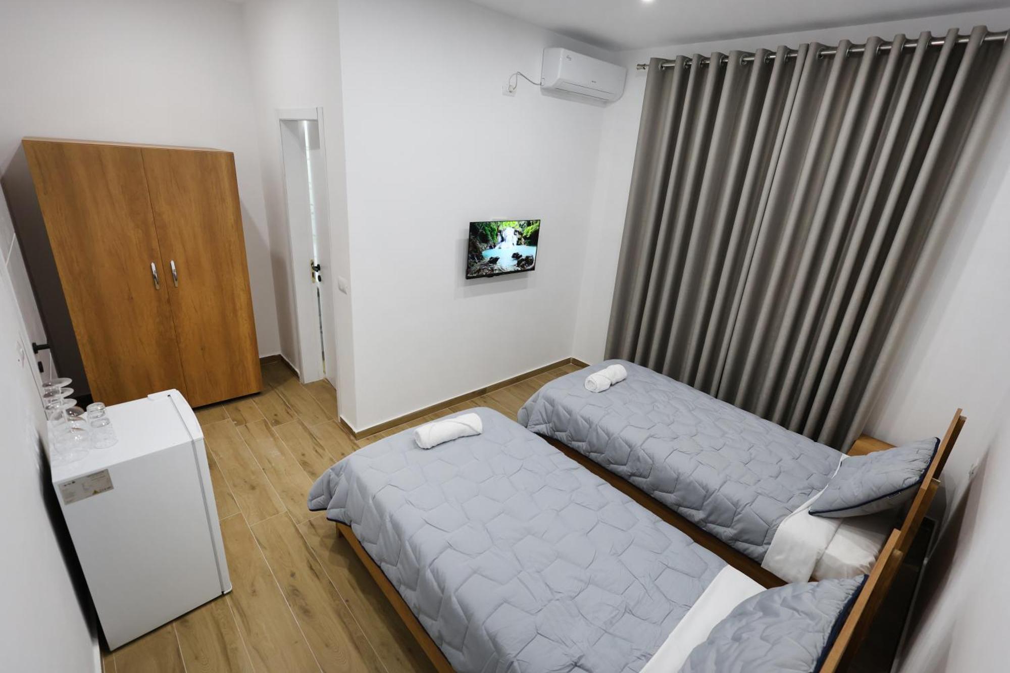 בראט Guesthouse Aurel מראה חיצוני תמונה