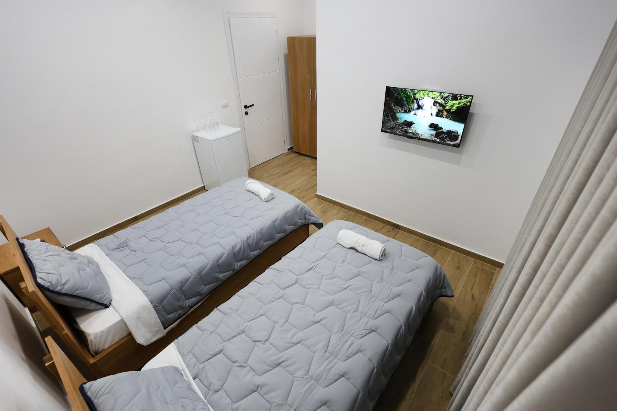 בראט Guesthouse Aurel מראה חיצוני תמונה